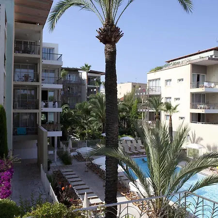 Pierre & Premium Port Prestige Aparthotel Antibes