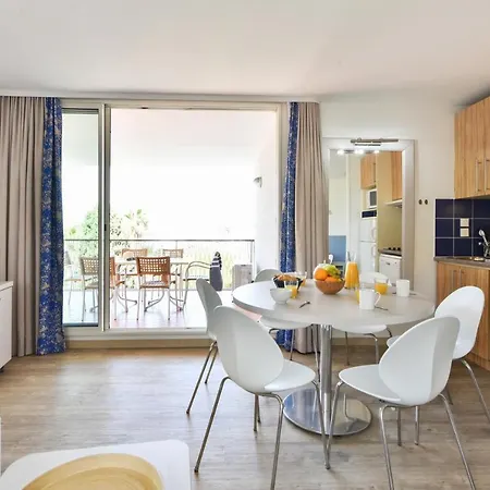 Aparthotel Pierre & Premium Port Prestige Antibes