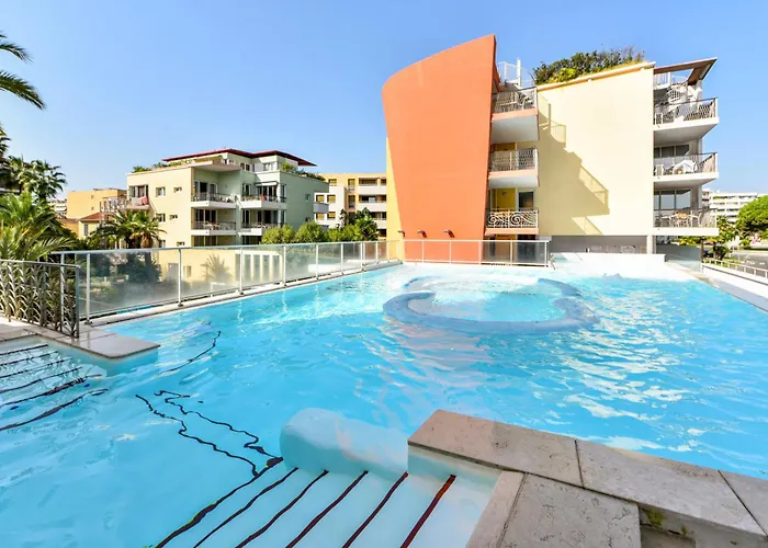 Pierre & Premium Port Prestige 4*