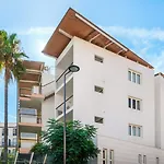 Pierre & Premium Port Prestige Lägenhetshotell Antibes