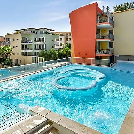 Aparthotel Pierre & Premium Port Prestige 4*