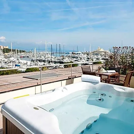Aparthotel Pierre & Premium Port Prestige 4*