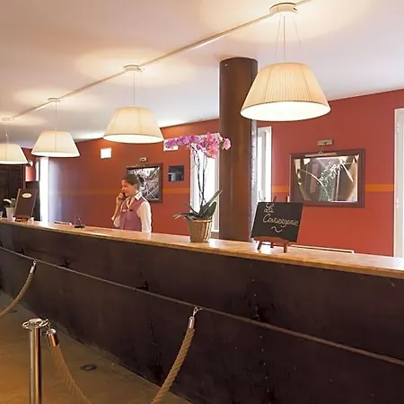 Pierre & Premium Port Prestige 公寓式酒店