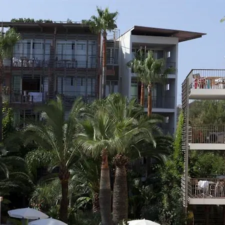 Pierre & Premium Port Prestige Apartmanhotel 4*