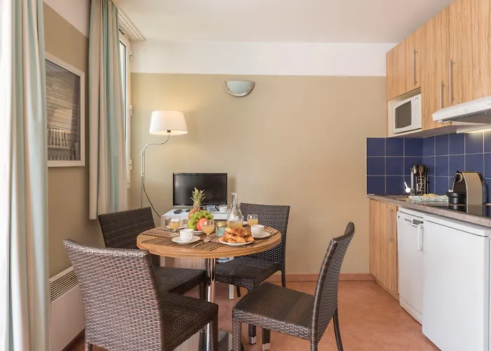 Pierre & Premium Port Prestige شقة فندقية أنتيب