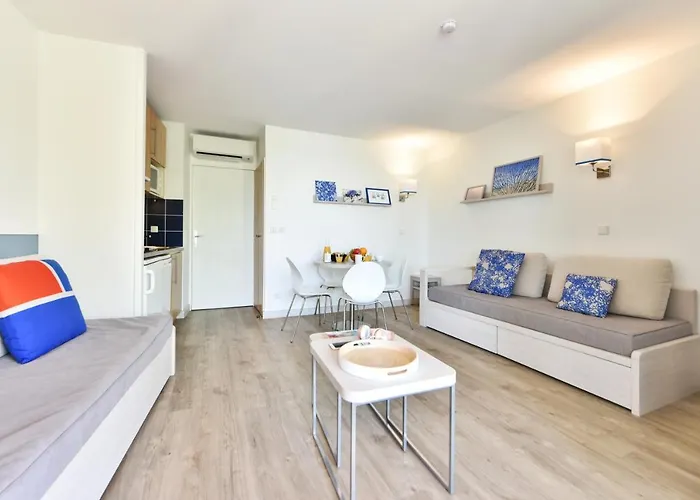 Pierre & Premium Port Prestige أنتيب